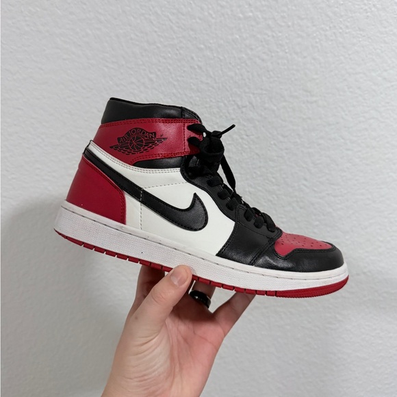 Jordan retro 1 high bred toe